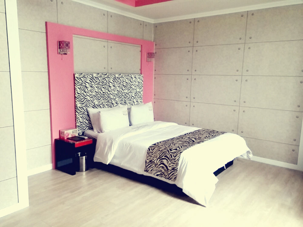 Chocolate Hotel Gwangju Metropolitan City Exterior photo